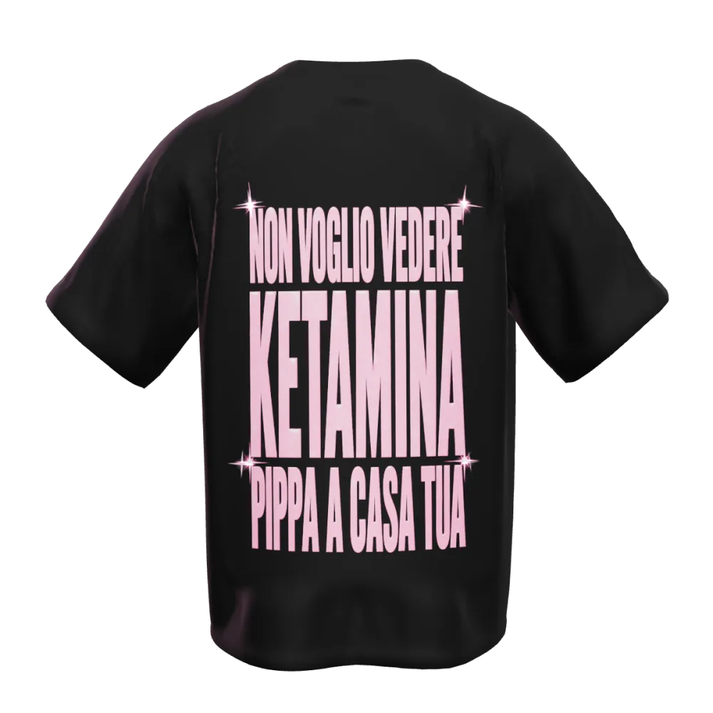 Retro: scritta rosa enorme su tre righe, Non voglio vedere / Ketamina / Pippa a casa tua